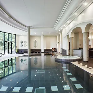 & Le Pavillon Hotel Charbonnières-les-Bains