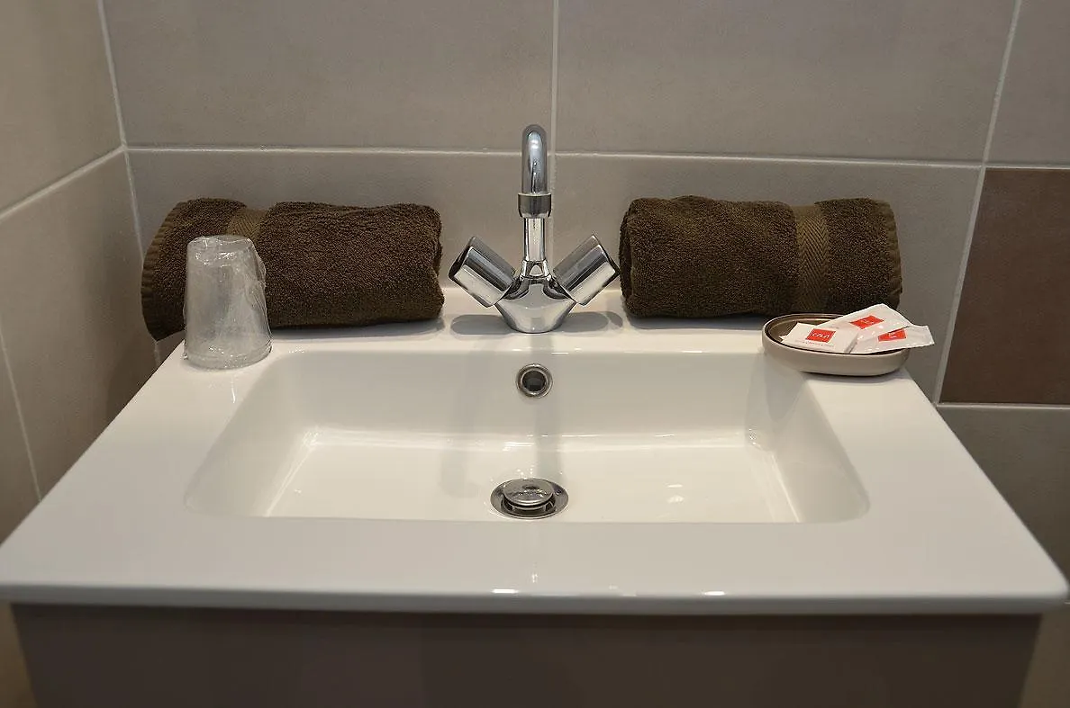 Hotel Le Terminus Le Lavandou 2*,  France